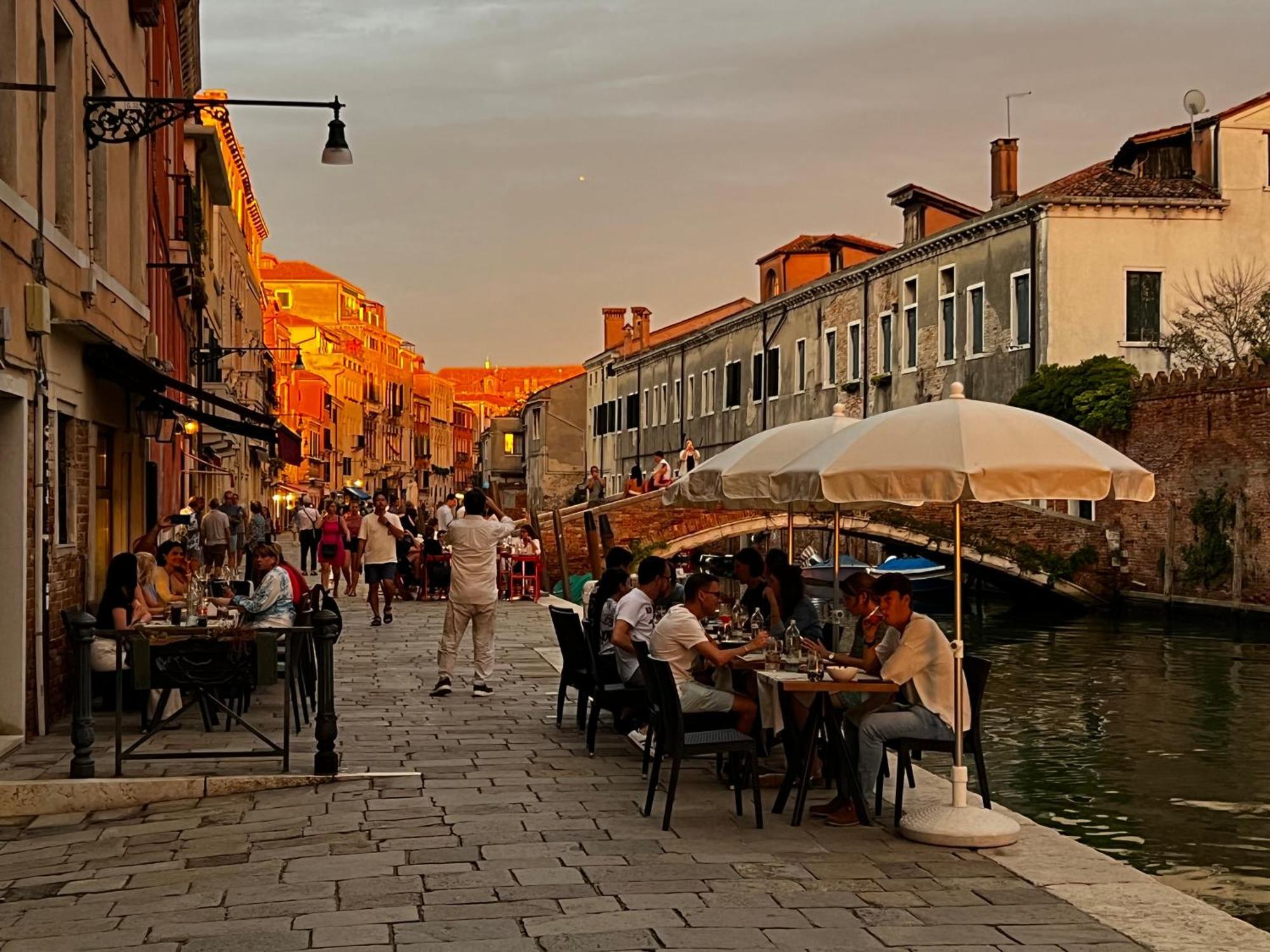 Tintoretto 1 Con Terrazza Sopra Il Tetto, 3 Bagni, 3 Grandi Camere Da Letto, Super Nuovo Venice Luaran gambar